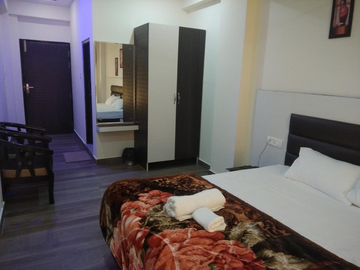 Hotel City Forest Далхаузи Екстериор снимка